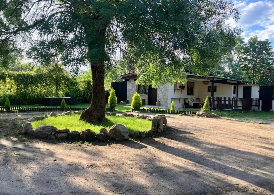 Casita Rural De Campo Con Jardin Privado