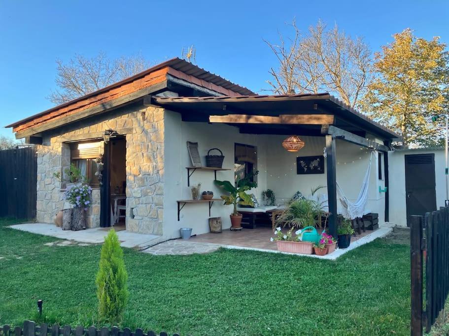 Dom wakacyjny Casita Rural De Campo Con Jardin Privado